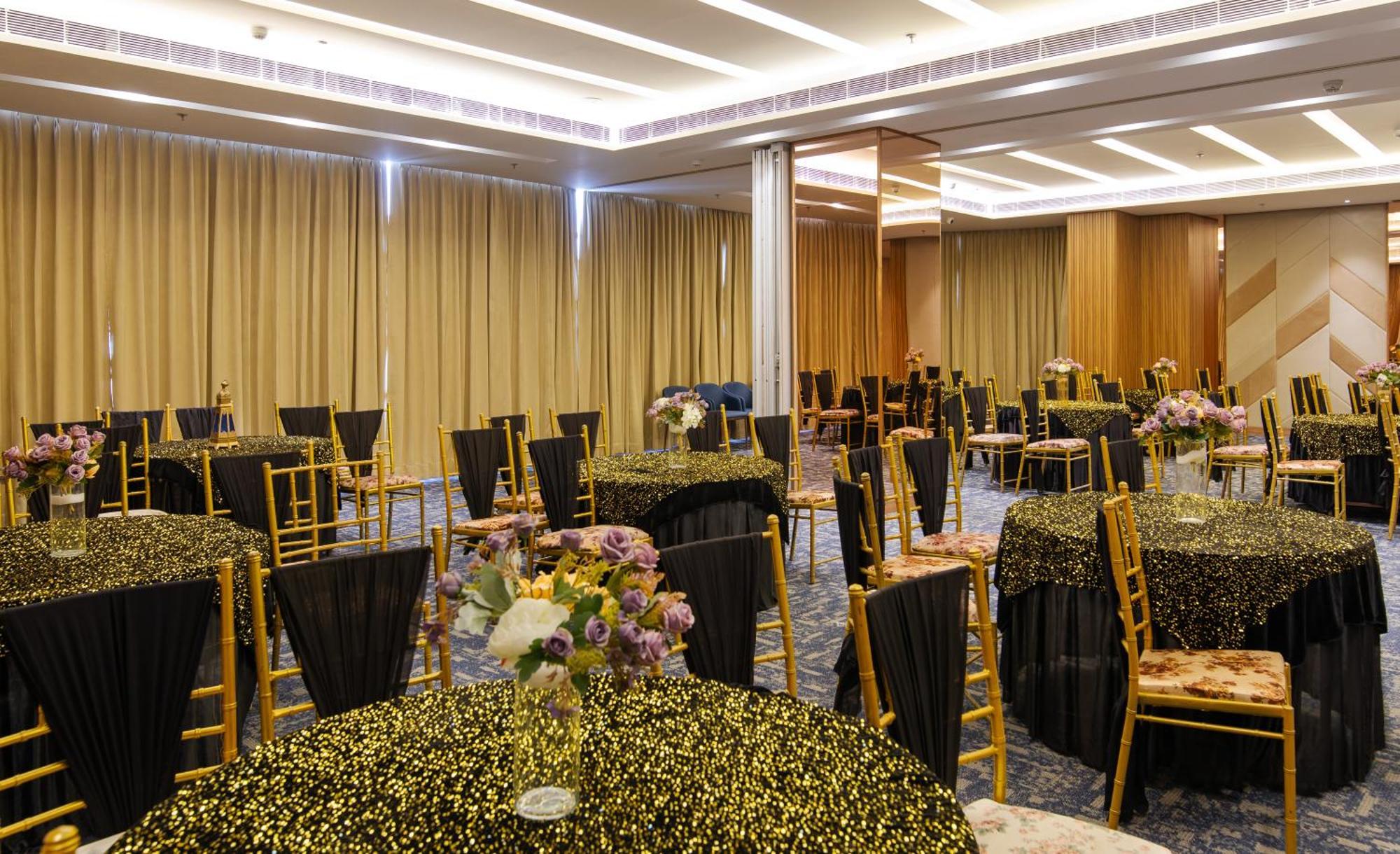 Hometel Alambagh Lucknow - A Sarovar Hotel Bagian luar foto
