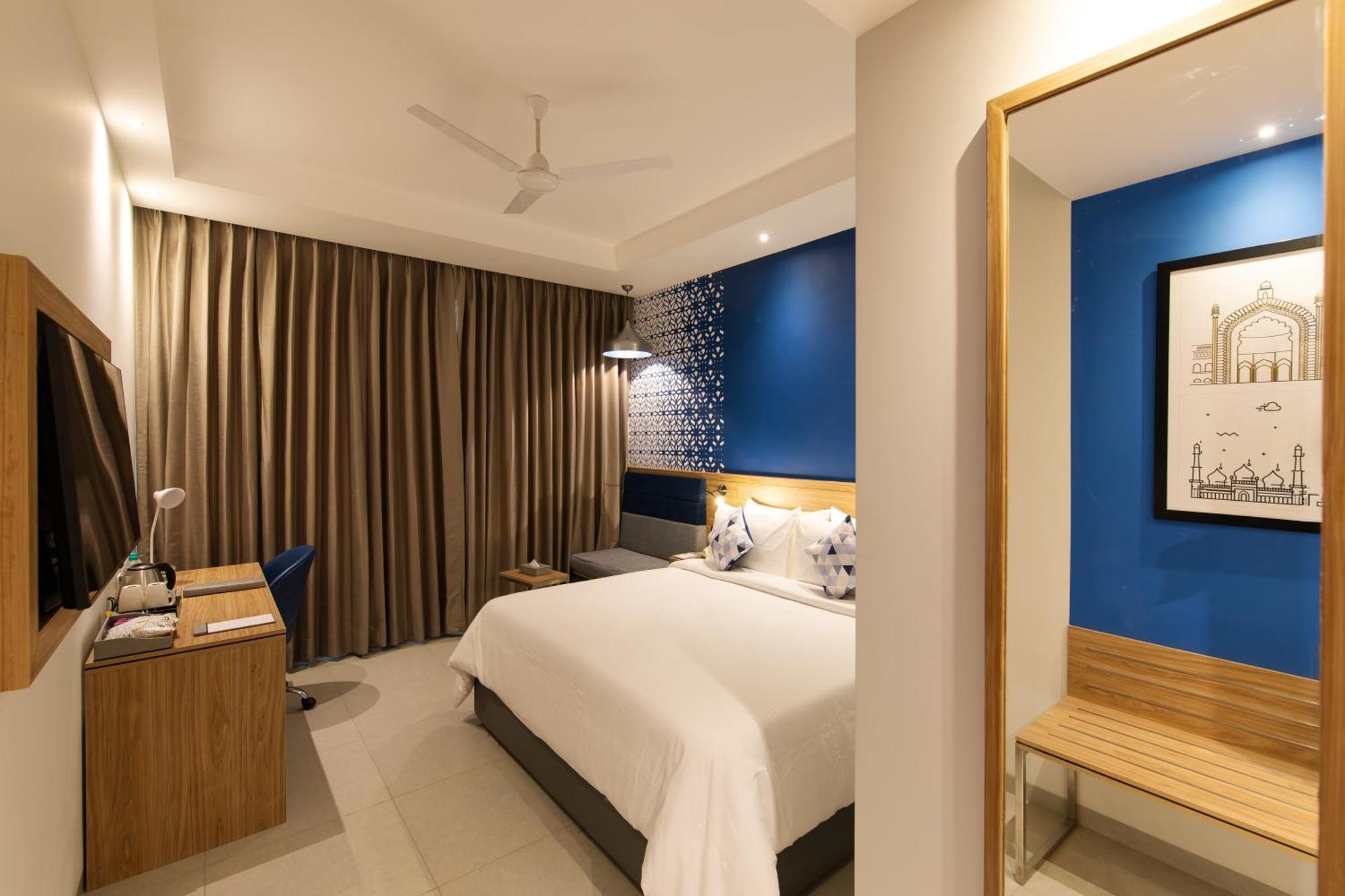 Hometel Alambagh Lucknow - A Sarovar Hotel Bagian luar foto