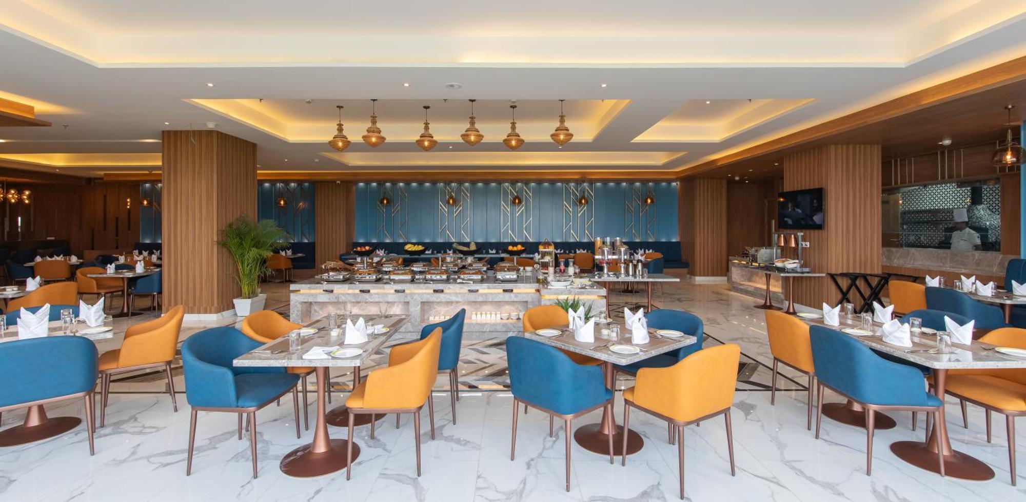 Hometel Alambagh Lucknow - A Sarovar Hotel Bagian luar foto