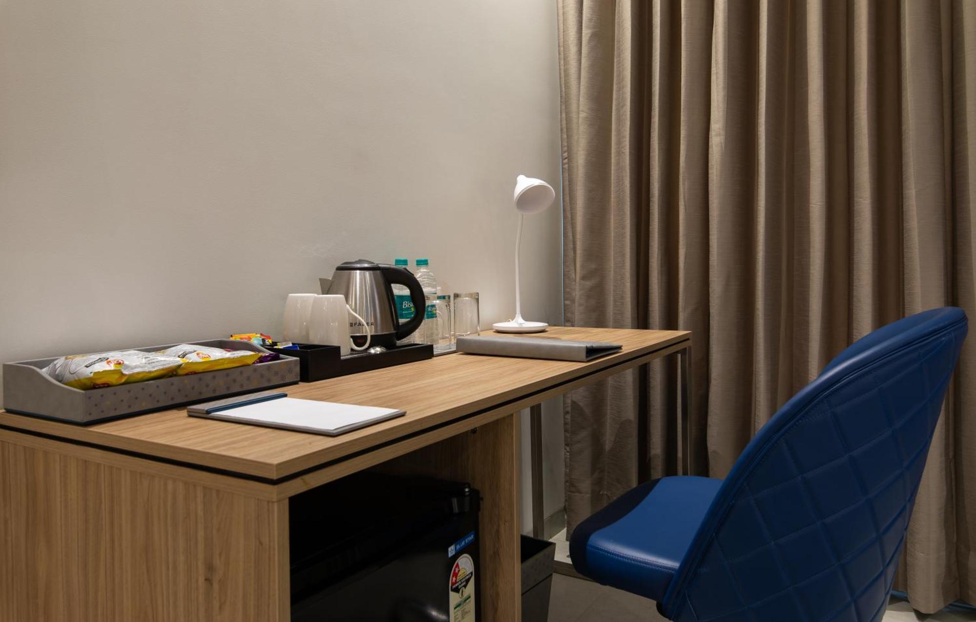 Hometel Alambagh Lucknow - A Sarovar Hotel Bagian luar foto