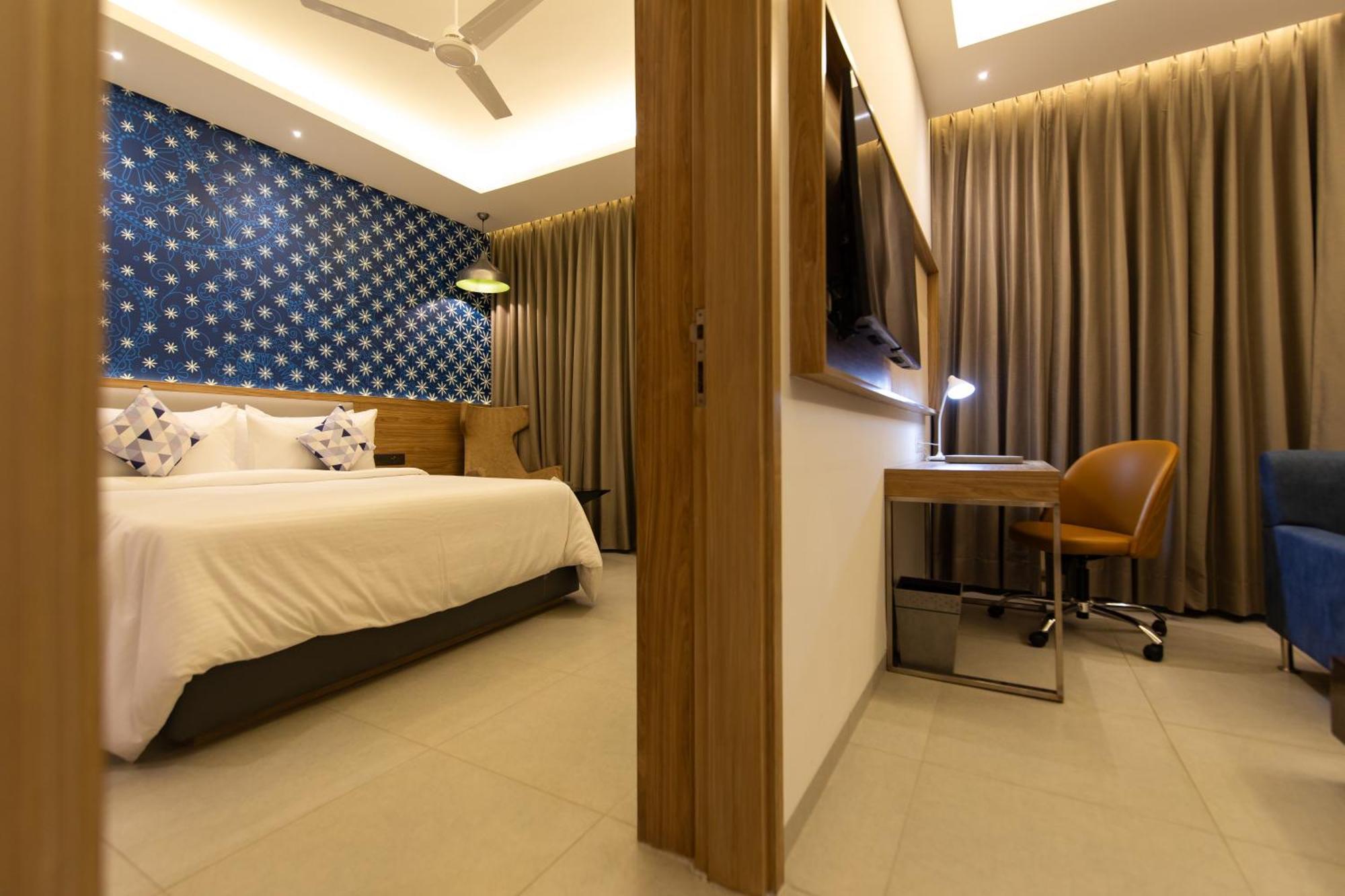 Hometel Alambagh Lucknow - A Sarovar Hotel Bagian luar foto